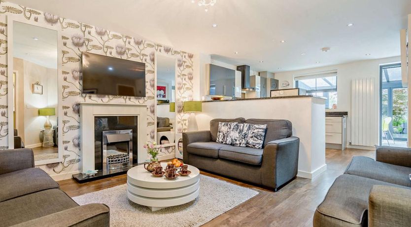 Photo of 4 Bed in Charlestown