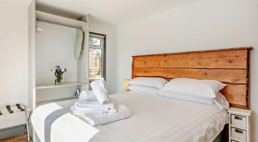 Photo of 2 Bed in Westward Ho