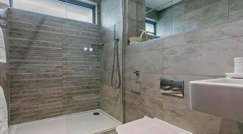Photo of 3 Bed in St. Austell