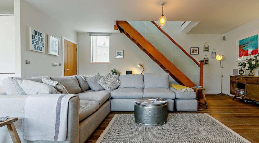 Photo of 3 Bed in St. Austell