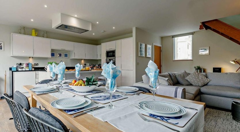 Photo of 3 Bed in Charlestown