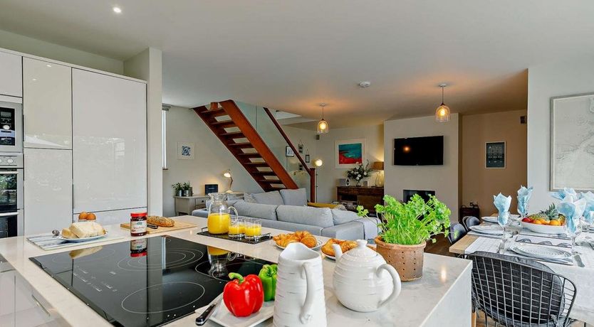 Photo of 3 Bed in Charlestown