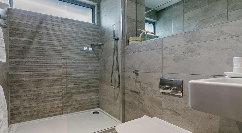 Photo of 3 Bed in Charlestown