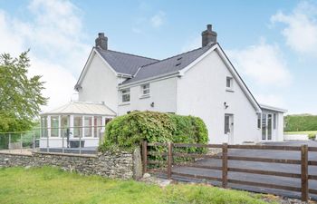 4 Bed in Lampeter Holiday Cottage