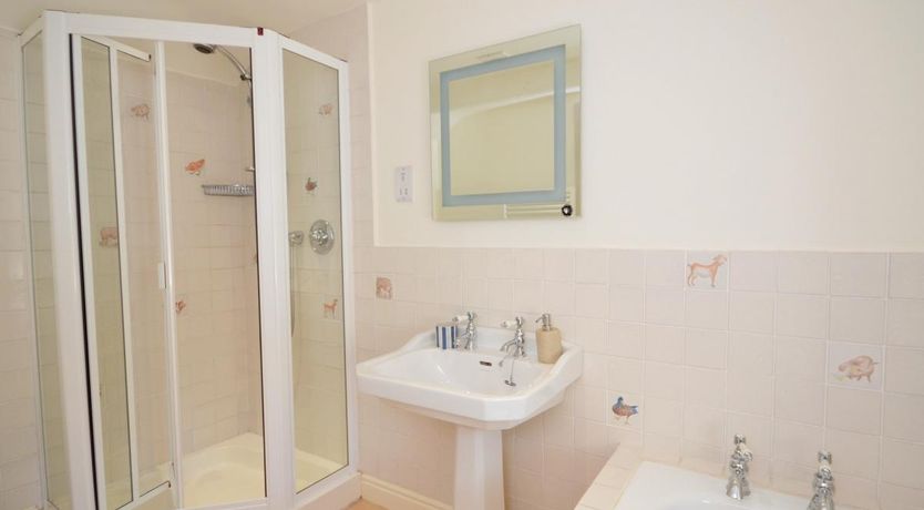 Photo of 4 Bed in Trelights