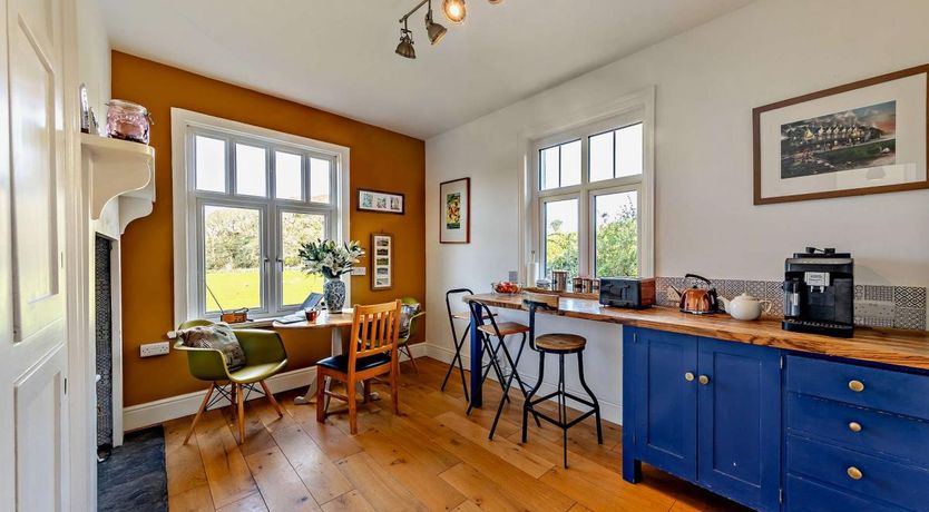 Photo of 4 Bed in Friog