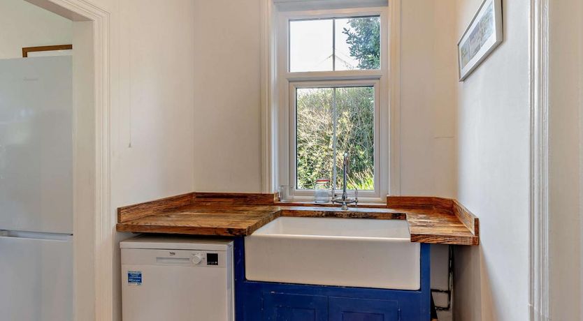 Photo of 4 Bed in Friog