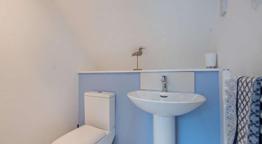 Photo of 2 Bed in Llanstadwell