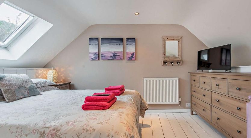 Photo of 2 Bed in Llanstadwell