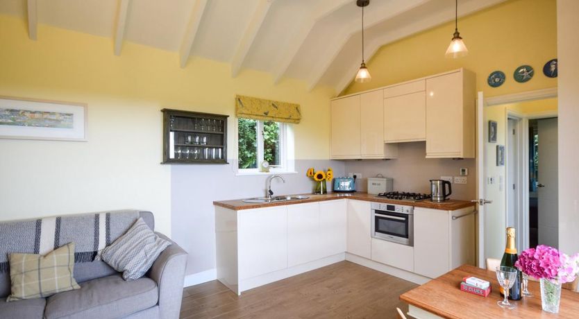 Photo of 1 Bed in Mabe Burnthouse