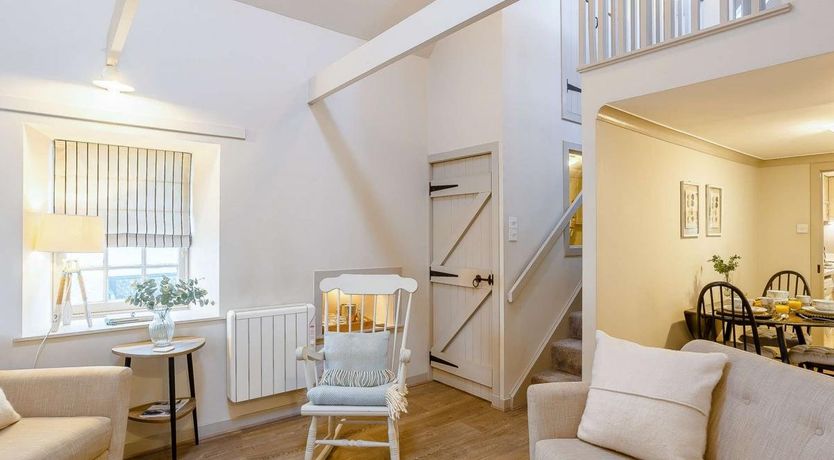 Photo of 1 Bed in Cullen