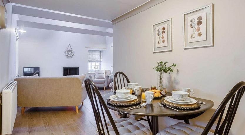 Photo of 1 Bed in Cullen