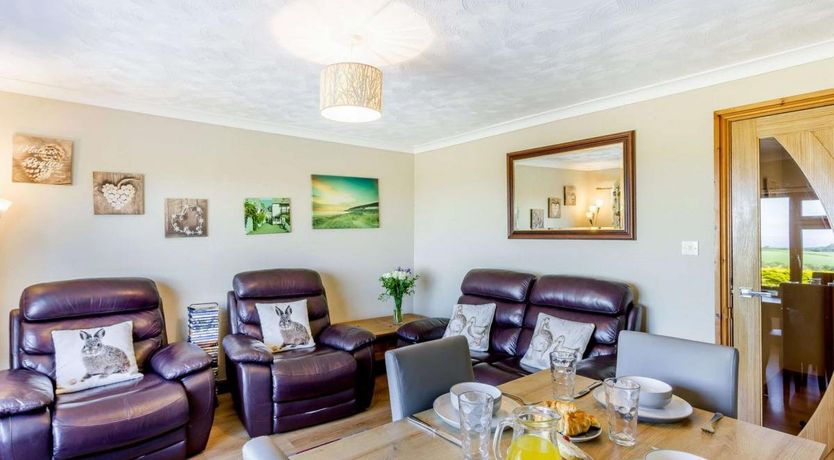 Photo of 2 Bed in Higher Clovelly