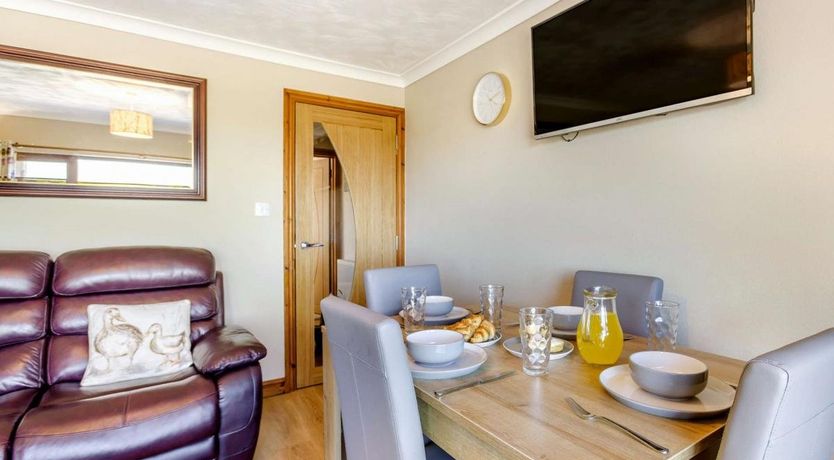 Photo of 2 Bed in Higher Clovelly