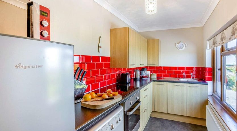 Photo of 2 Bed in Higher Clovelly