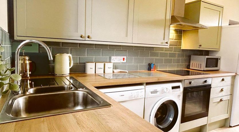 Photo of 4 Bed in Pyworthy