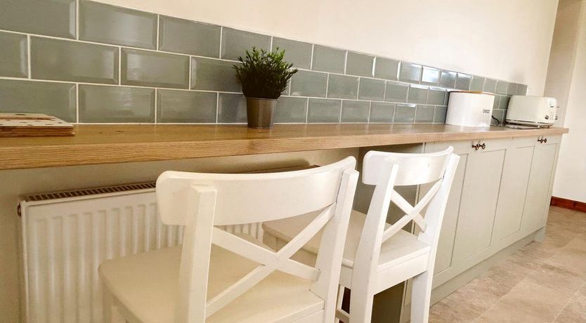 Photo of 4 Bed in Pyworthy