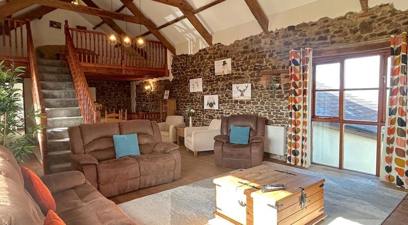 Photo of 4 Bed in Pyworthy