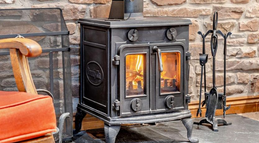 Photo of 4 Bed in Llanfihangel-nant-Bran