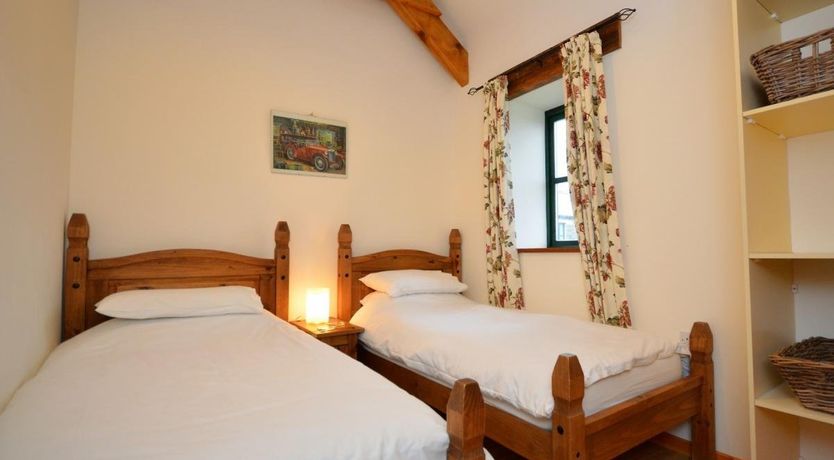 Photo of 3 Bed in Hundleton