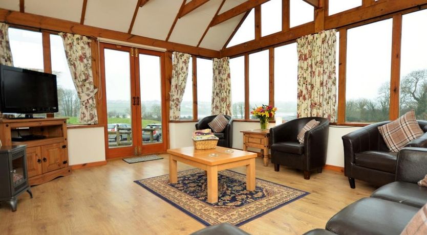 Photo of 3 Bed in Hundleton