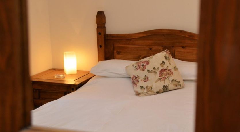 Photo of 3 Bed in Hundleton