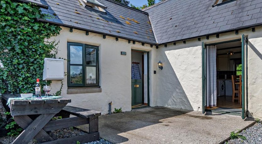 Photo of 3 Bed in Hundleton