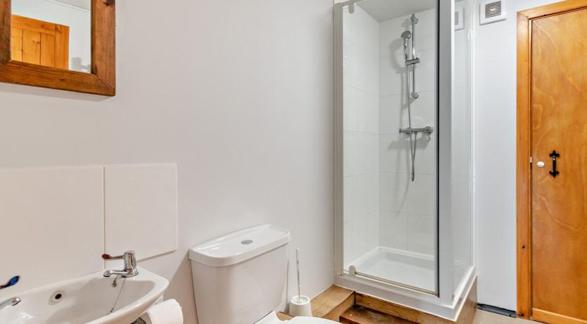 Photo of 3 Bed in Hundleton