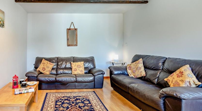 Photo of 3 Bed in Hundleton