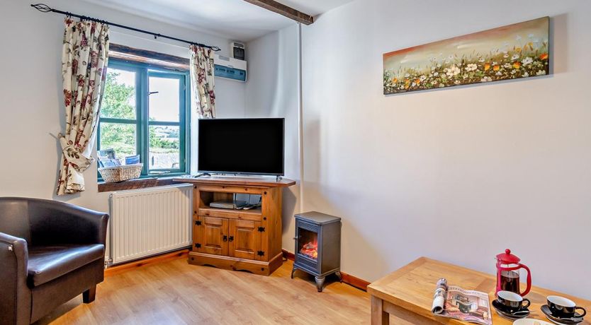 Photo of 3 Bed in Hundleton