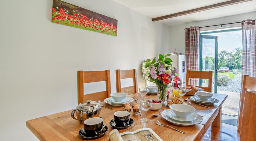 Photo of 3 Bed in Hundleton