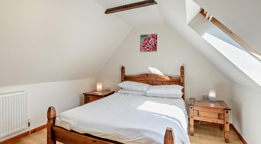 Photo of 3 Bed in Hundleton