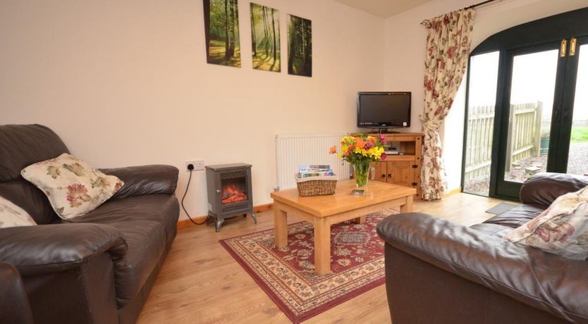 Photo of 5 Bed in Hundleton