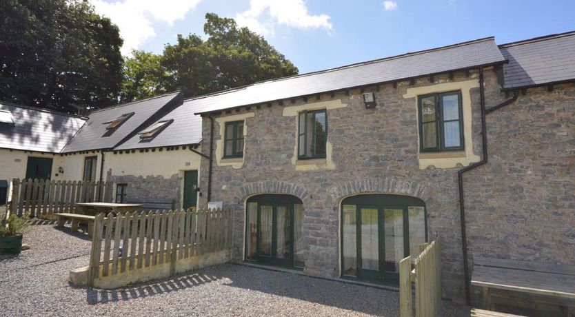 Photo of in Hundleton (44352)