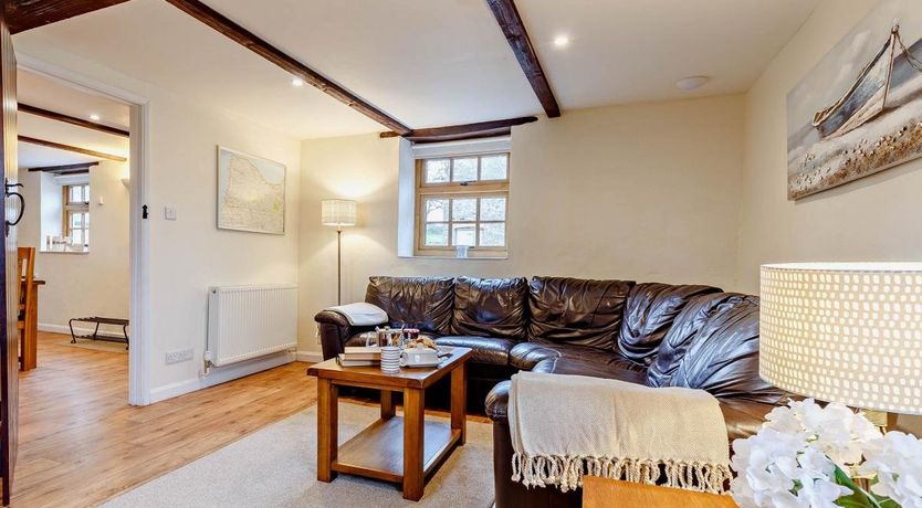 Photo of 2 Bed in Higher Clovelly