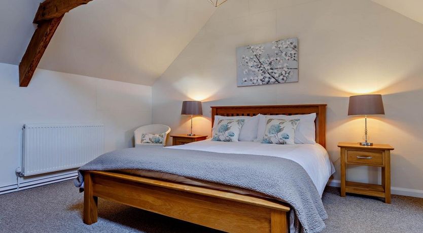 Photo of 2 Bed in Higher Clovelly