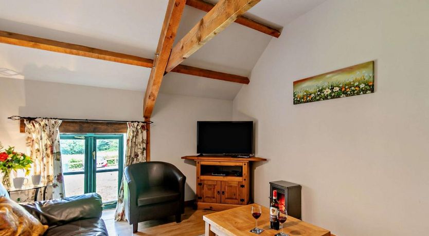 Photo of 4 Bed in Hundleton