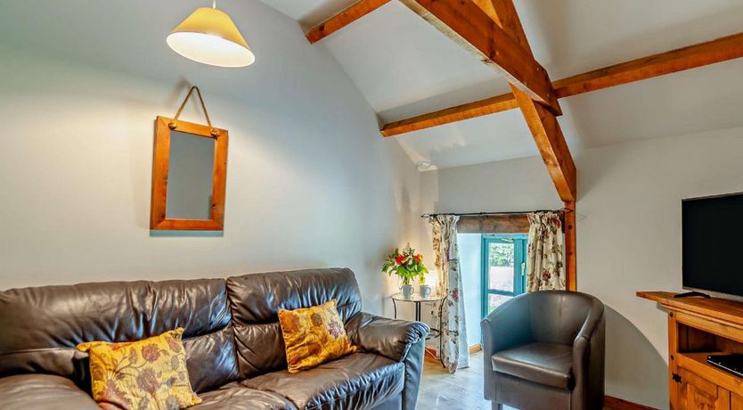 Photo of 4 Bed in Hundleton