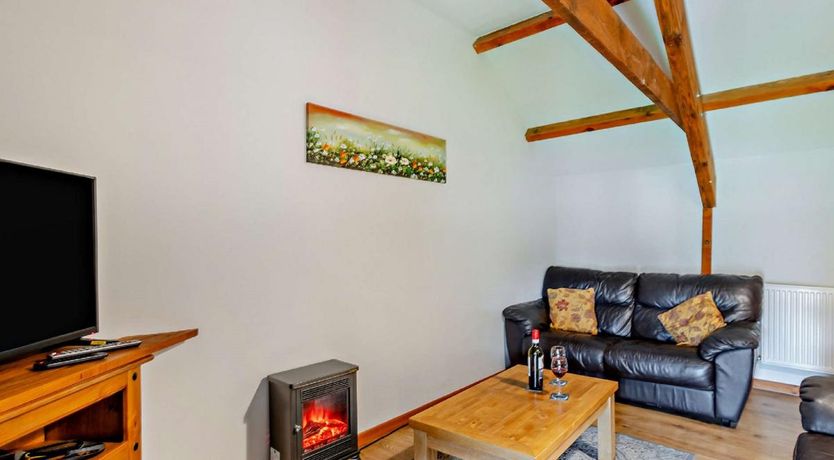 Photo of 4 Bed in Hundleton