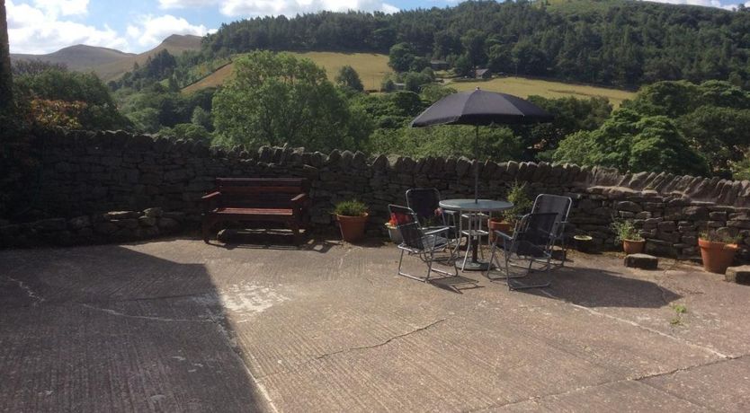 Photo of 2 Bed in Hayfield