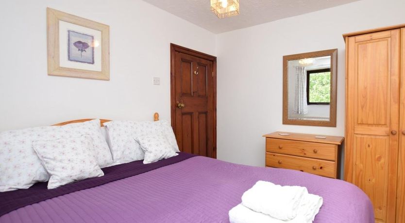 Photo of 2 Bed in Hayfield