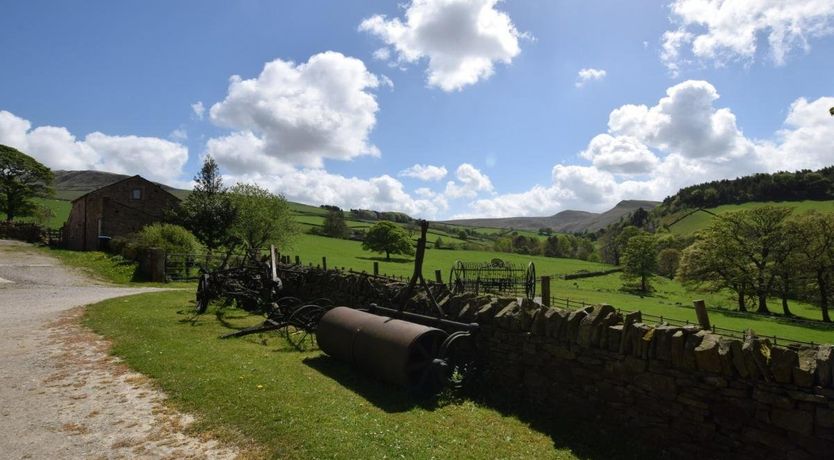 Photo of 2 Bed in Hayfield