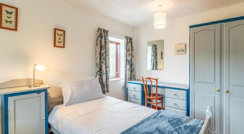 Photo of 2 Bed in Hayfield