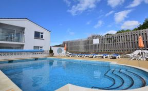 Photo of in Mawgan Porth (43204)