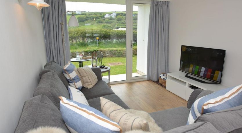 Photo of 2 Bed in Mawgan Porth