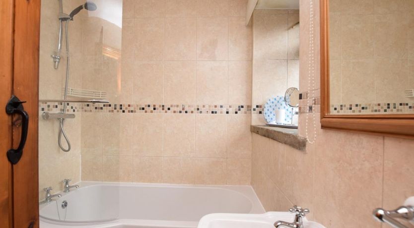 Photo of 3 Bed in Blackwell