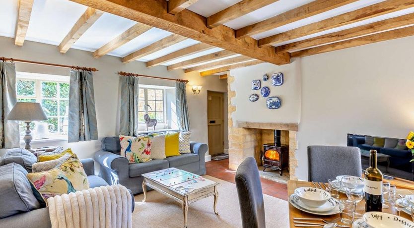 Photo of 2 Bed in Broadway