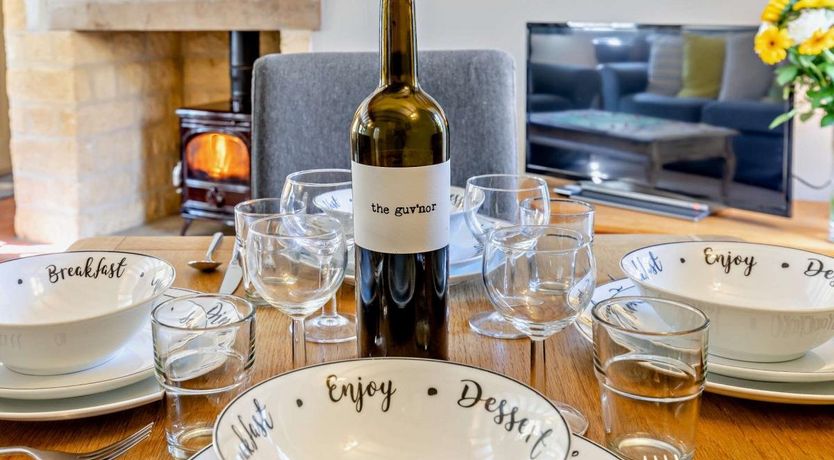 Photo of 2 Bed in Broadway