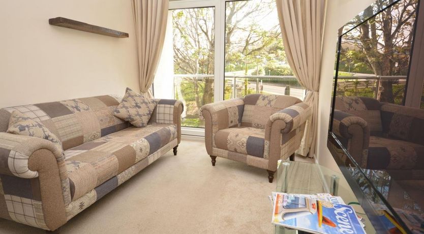 Photo of 2 Bed in Porth