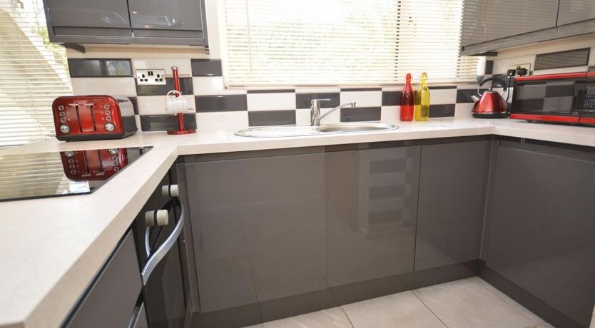 Photo of 2 Bed in Porth